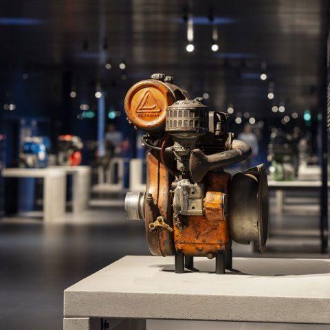 Gallery of Engines – Kohler Engines | <strong>GALLERY OF ENGINES – KOHLER ENGINES</strong> | luogo <strong>Reggio Emilia, Italia</strong> | progetto <strong>Arch. Naomi Hasuike</strong> | ph © <strong>Paolo Carlini</strong>